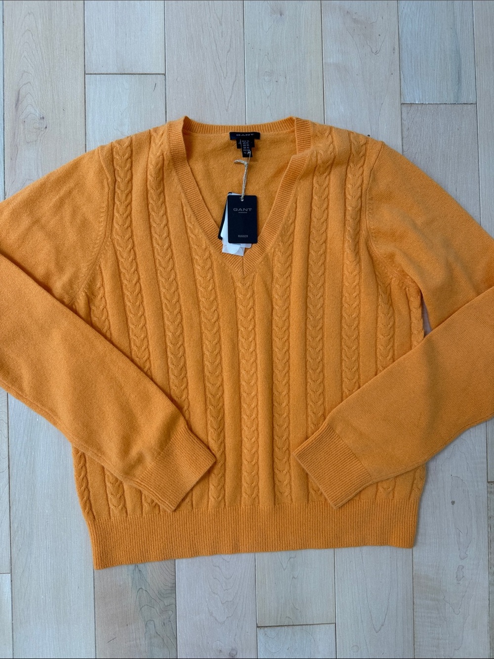 Gant 💯 cashmere Cable V-Neck Sweater in Orange